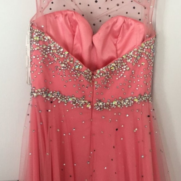 Prom Dress - Picture 4 of 8